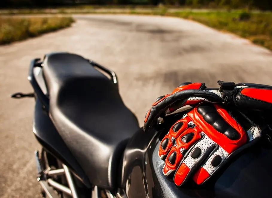 5 Merk Kulit Jok Motor Terbaik yang Bikin Perjalanan Jauh Makin Nyaman!