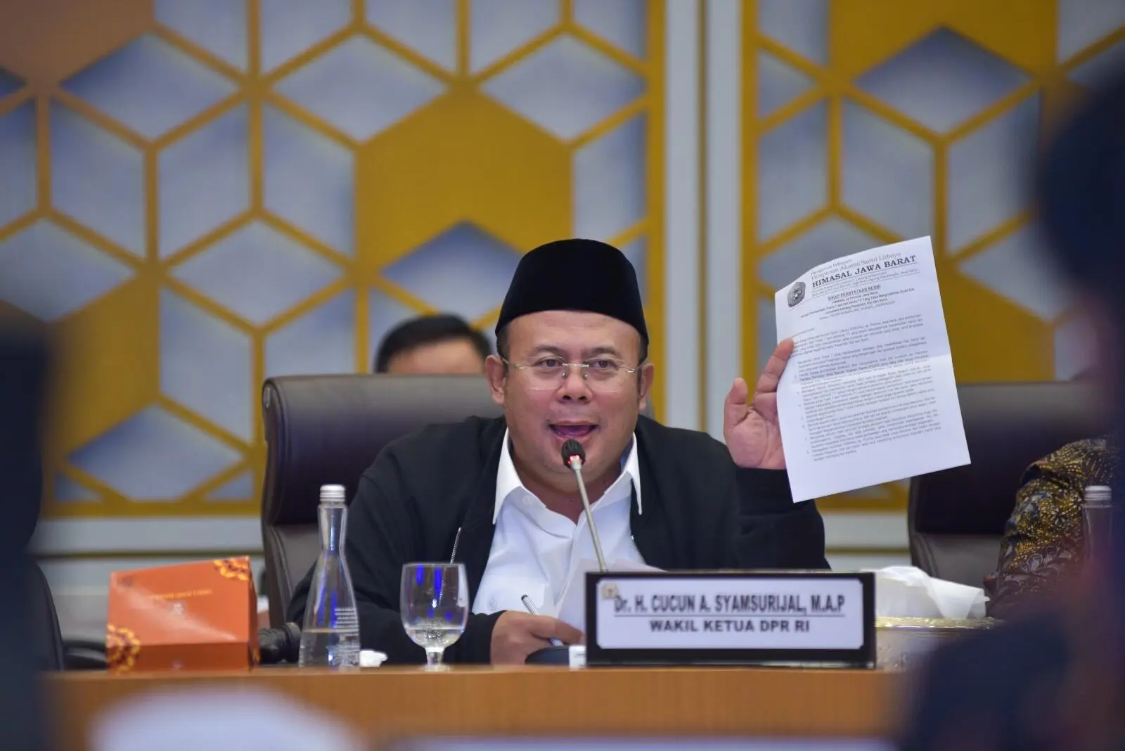 DPR Dorong Evaluasi dan Audit Izin Siar Trans7 Usai Tayangan yang Dinilai Menyinggung Pesantren