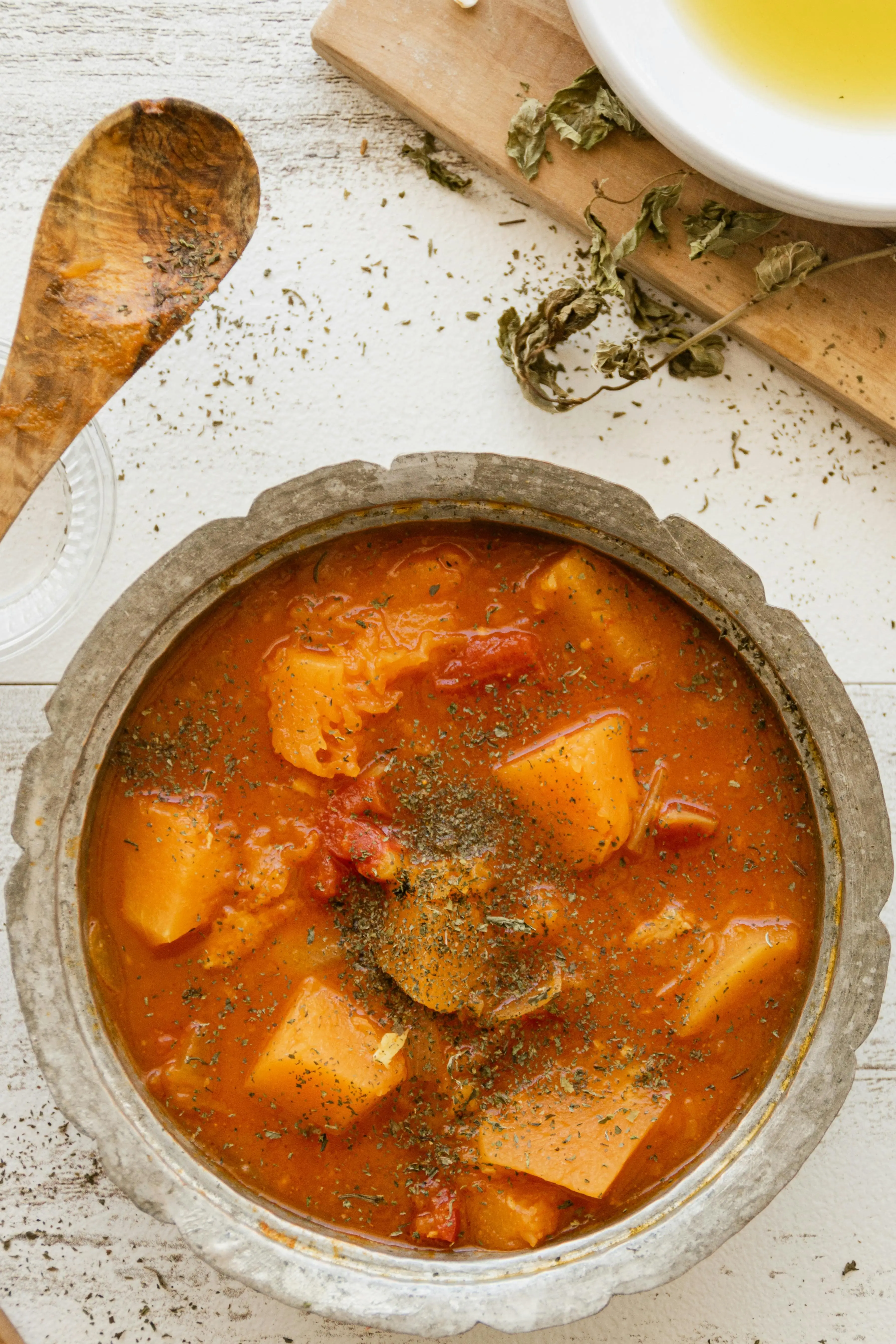 Goulash Hungaria: Sup Daging Sapi Pedas yang Paling Ikonik
