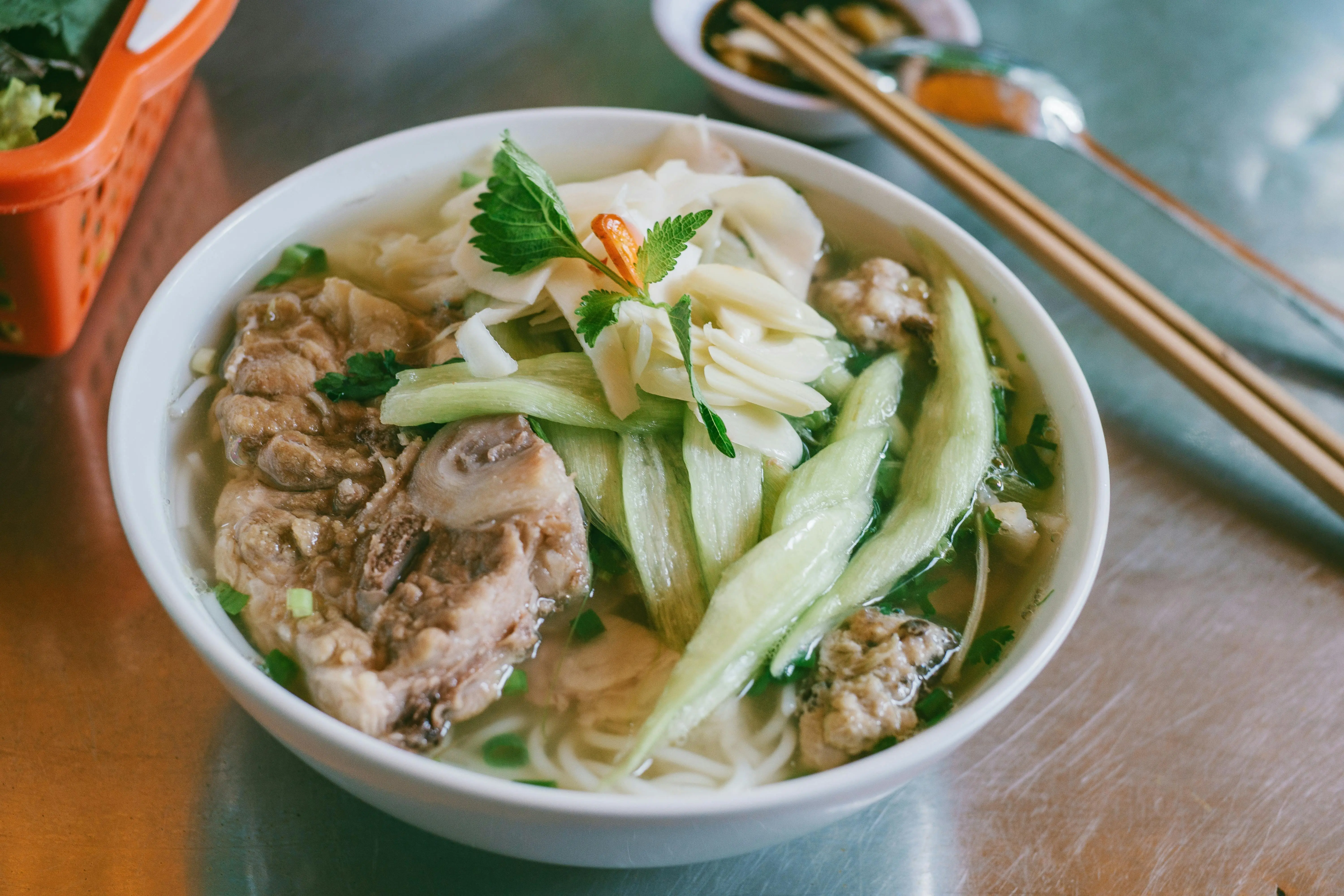 Pho Bo: Sup Daging Sapi Khas Vietnam yang Melegenda
