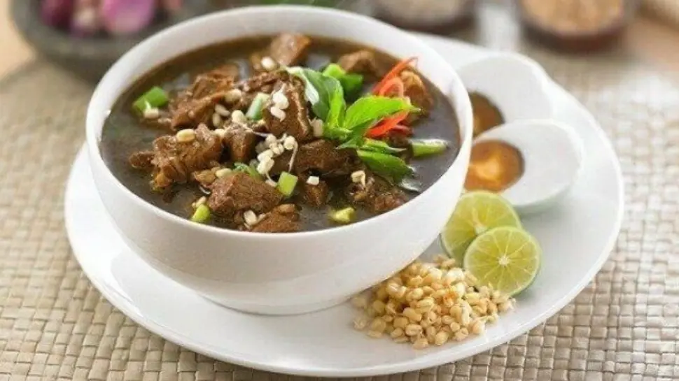 Begini Cara Masak Rawon Daging Seenak Warung Surabaya!