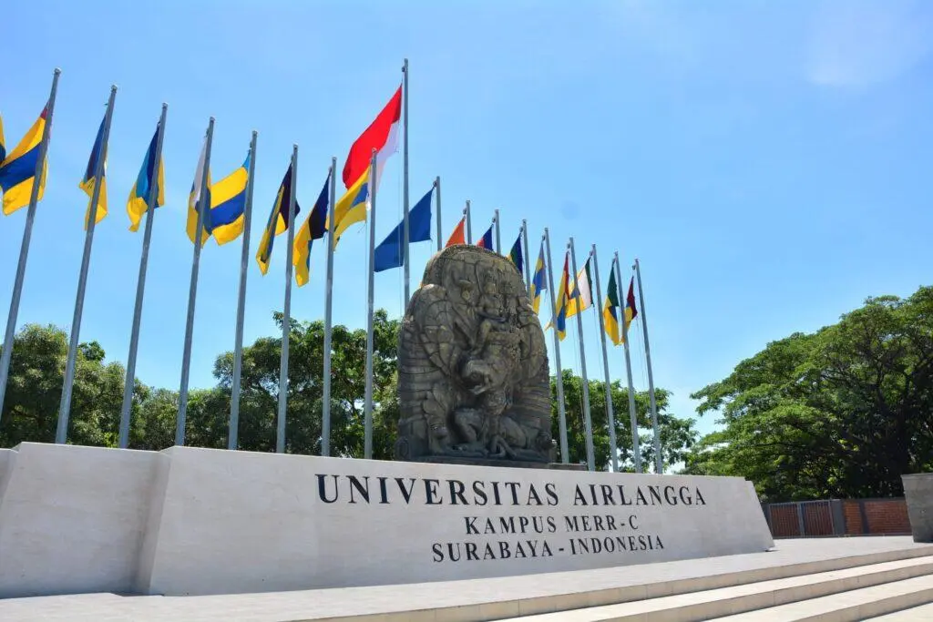 Calon Mahasiswa Wajib Tahu! Ini Daftar PTN Favorit di Surabaya dengan Reputasi Kelas Dunia