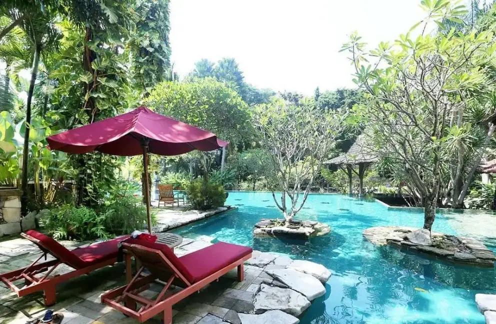 Mau Liburan Keluarga di Solo? Ini 5 Hotel dengan Kolam Renang Ternyaman