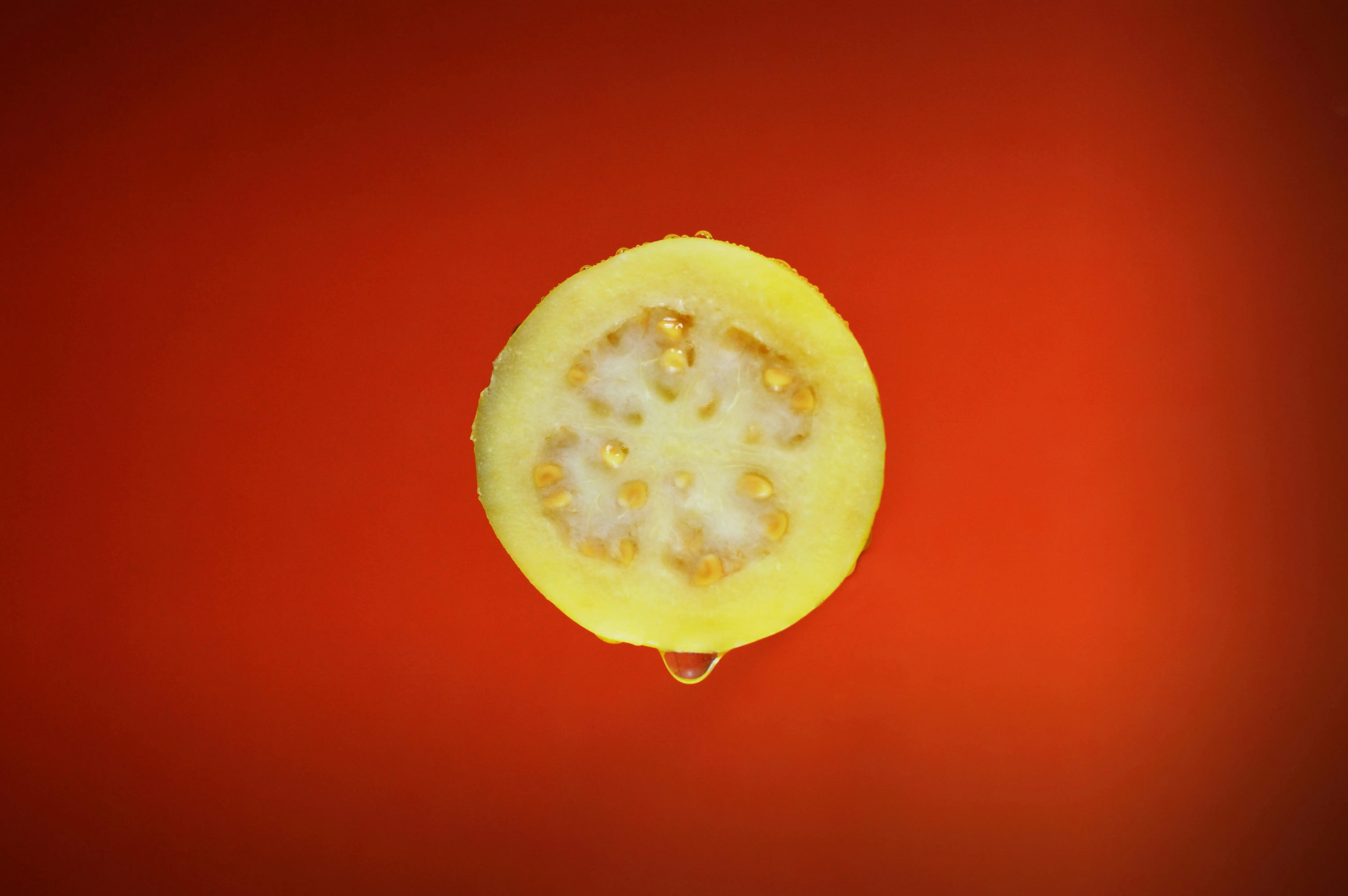 Gudang Vitamin C Tersembunyi: Mengupas Tuntas Kandungan Gizi Jambu Biji