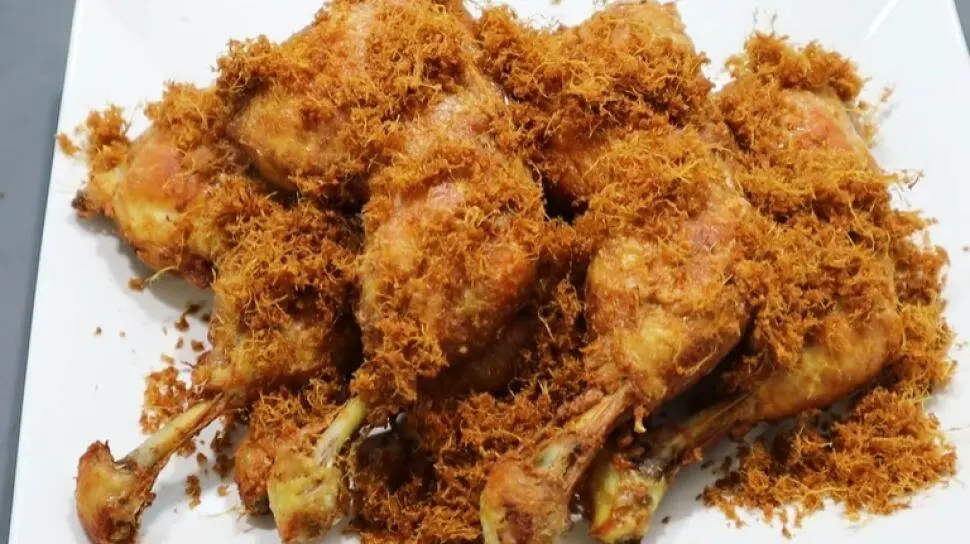 Resep Ayam Goreng Serundeng Praktis, Gurihnya Kelapa Parut yang Bikin Ketagihan