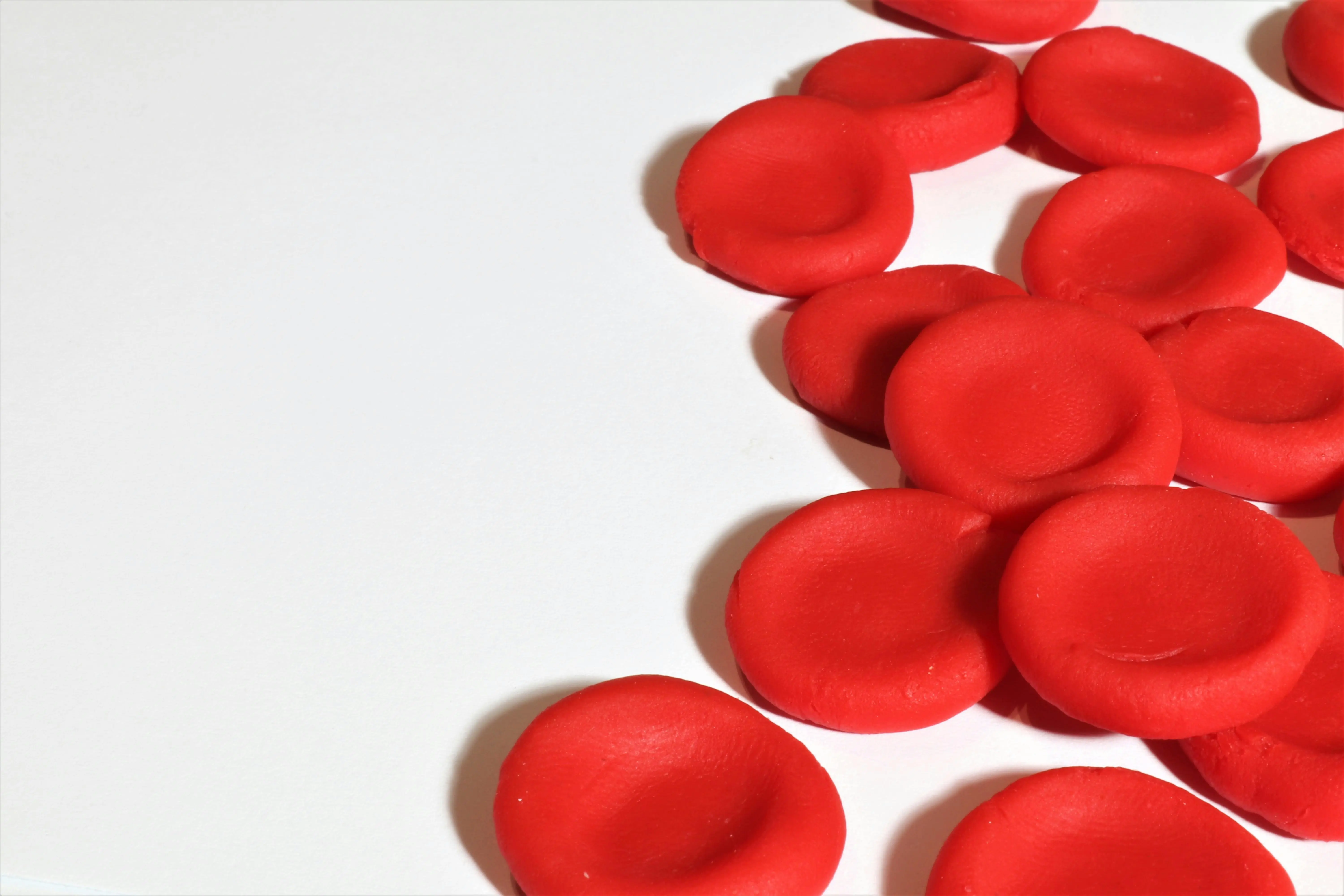 Kunci Produksi Sel Darah Merah: Mengupas Tuntas Kandungan Nutrisi Kismis yang Didukung Riset Ilmiah