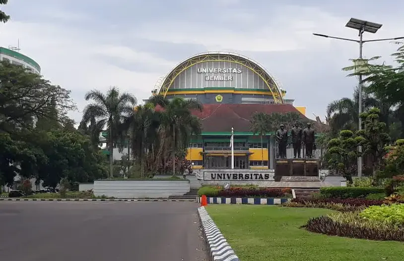 3 Kampus di Jawa Timur dengan Jurusan Pendidikan Terbaik Versi THE WUR 2025