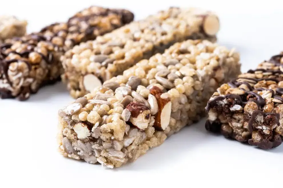 Mau Ngemil Sehat tapi Enak? Coba Resep Nuts Bar Madu, Paduan Kacang dan Kurma yang Super Bergizi