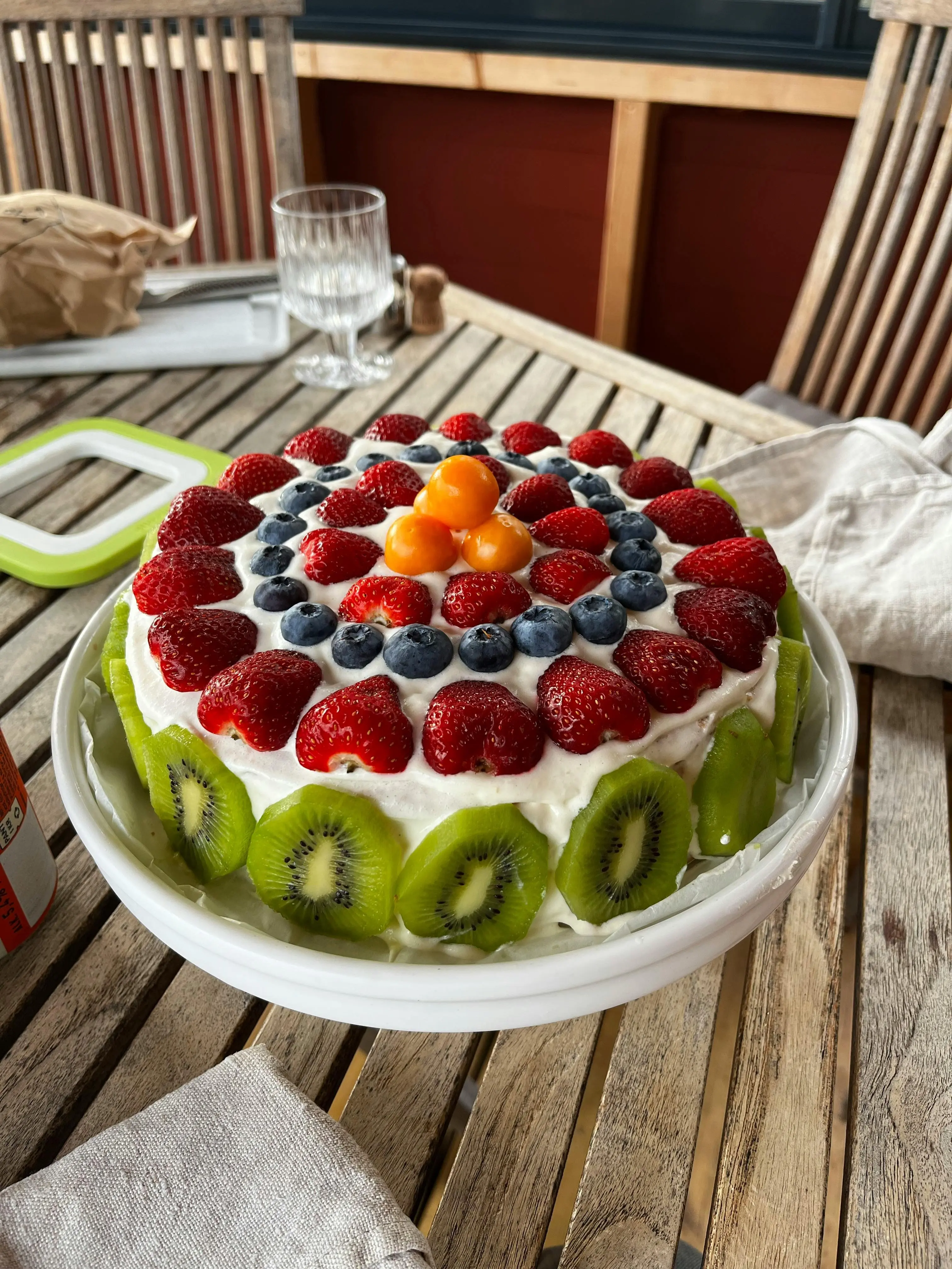 Manis, Asam, Segar: Rahasia Membuat Cheesecake Kiwi Lembut yang Sempurna untuk Momen Spesial