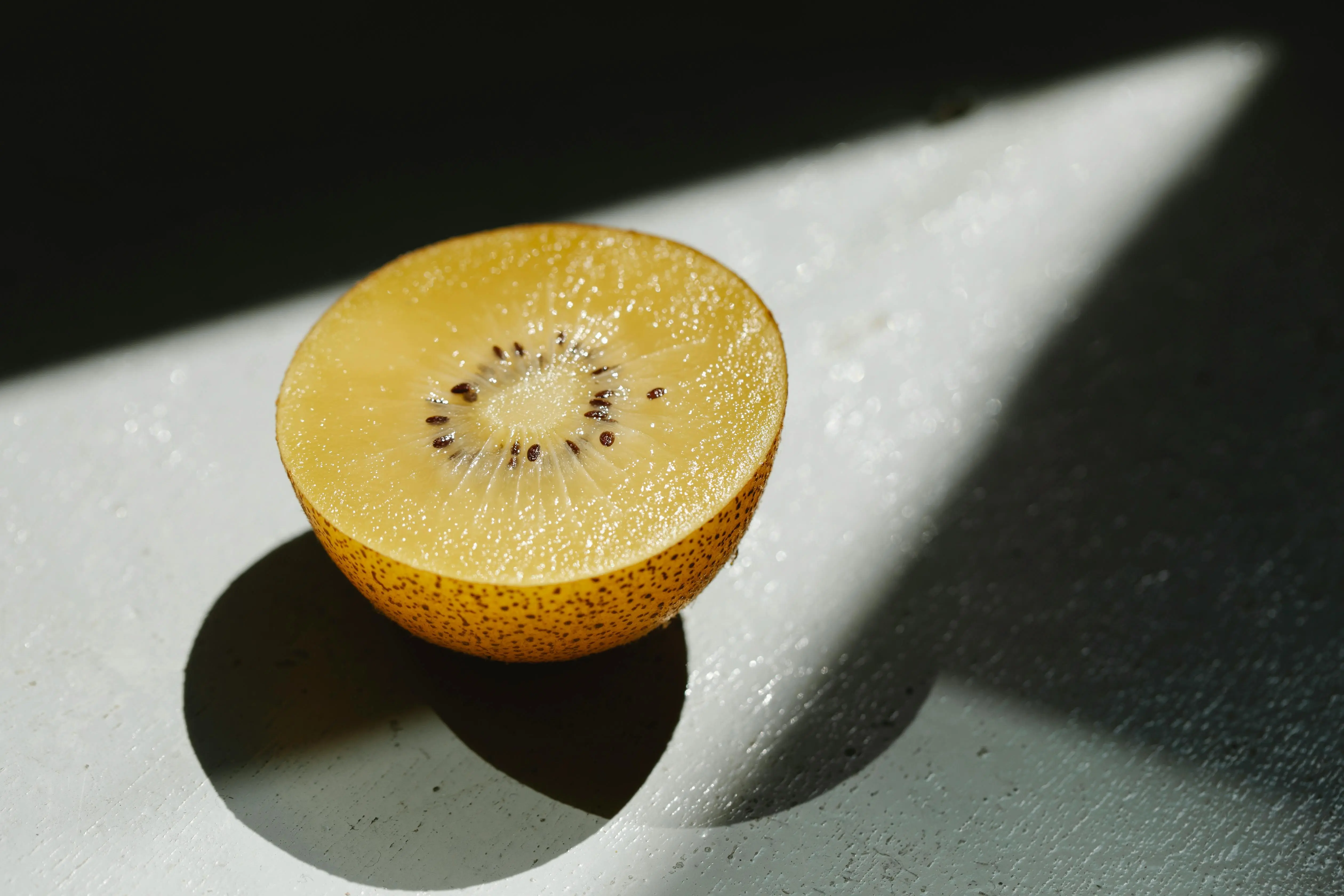 Peran Kiwi dalam Membantu Menurunkan Asam Lambung