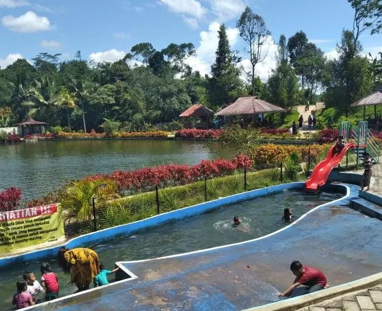 Rekreasi Murah dan Menenangkan: Pesona Wisata Koi Sukabumi yang Bikin Betah