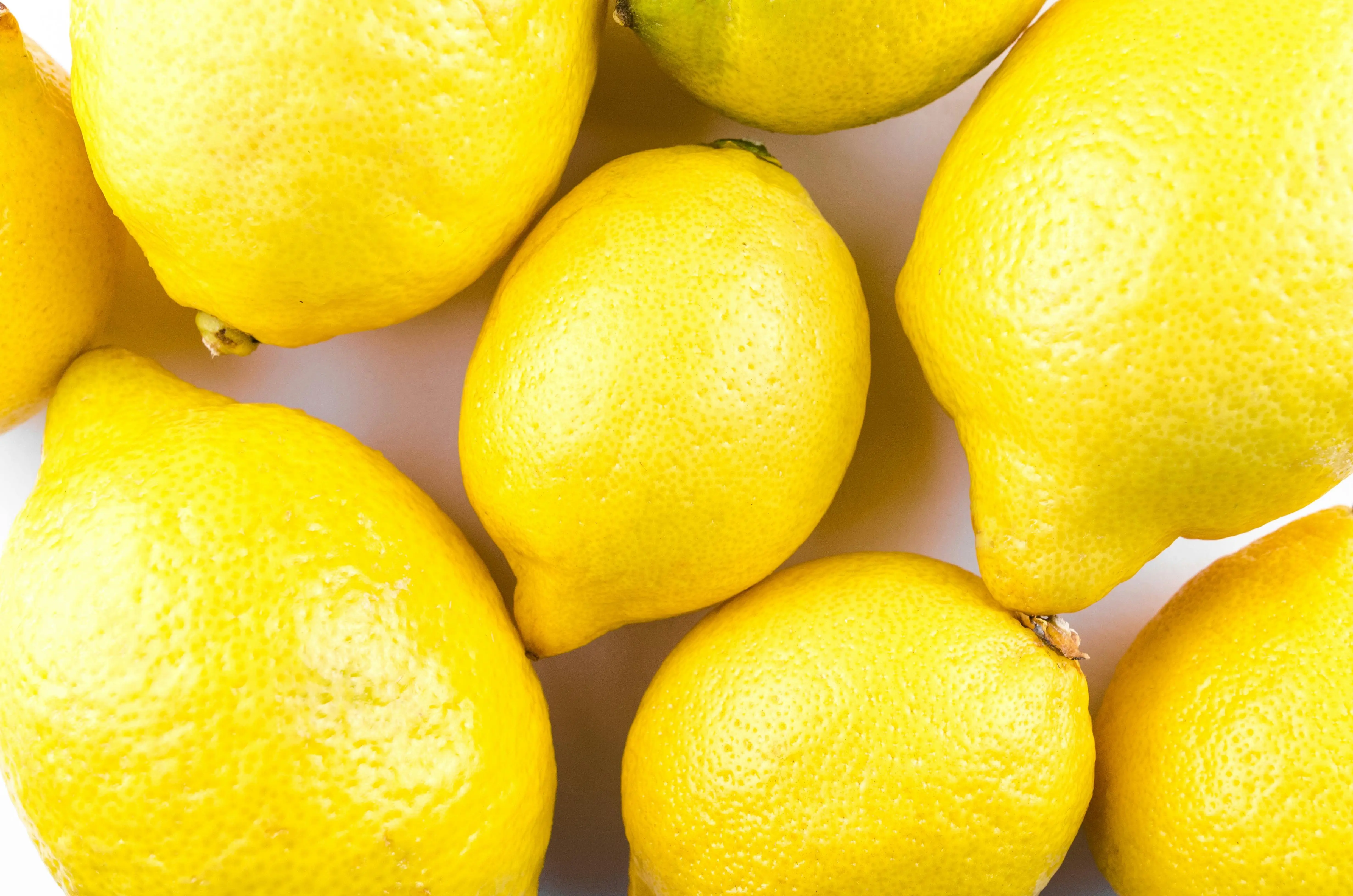 Lemon dan Detoks Tubuh: Ungkap Fakta Ilmiah di Balik Mitos Popule