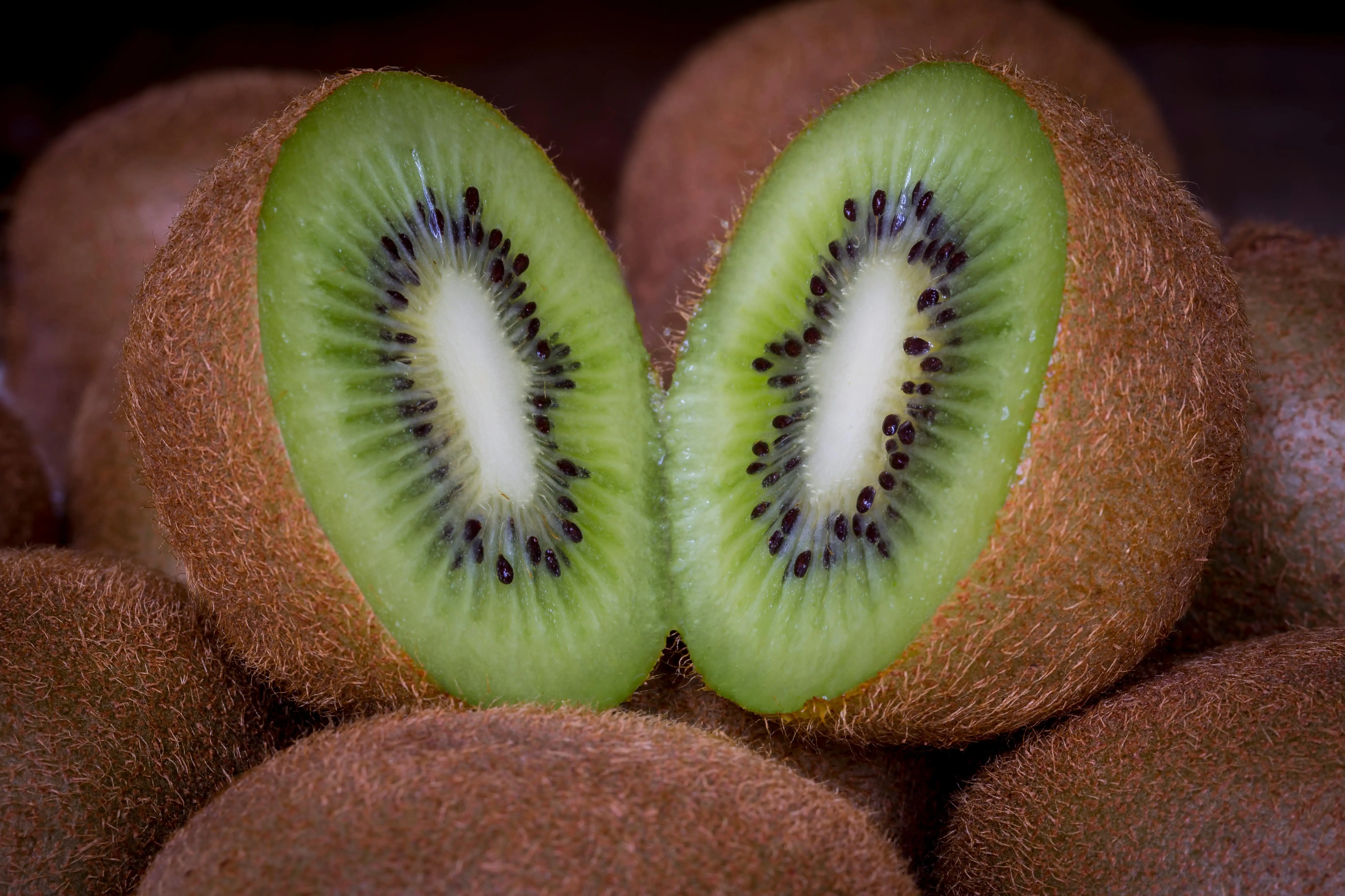 Peran Kiwi Sebagai Buah Ramah Diet Vegan