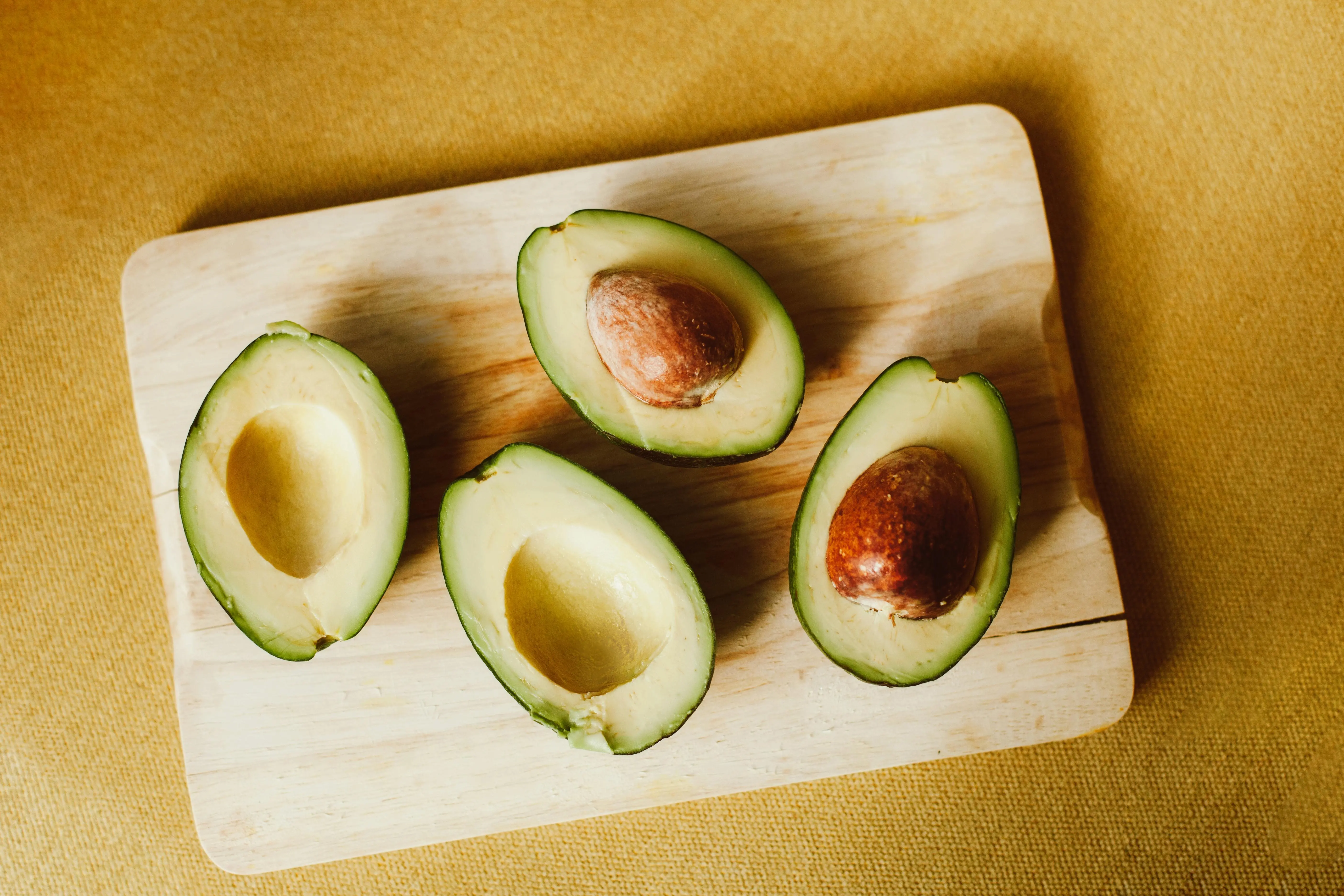 Kisah Perjalanan Kata: Bagaimana Ahuacatl Berubah Menjadi Avocado