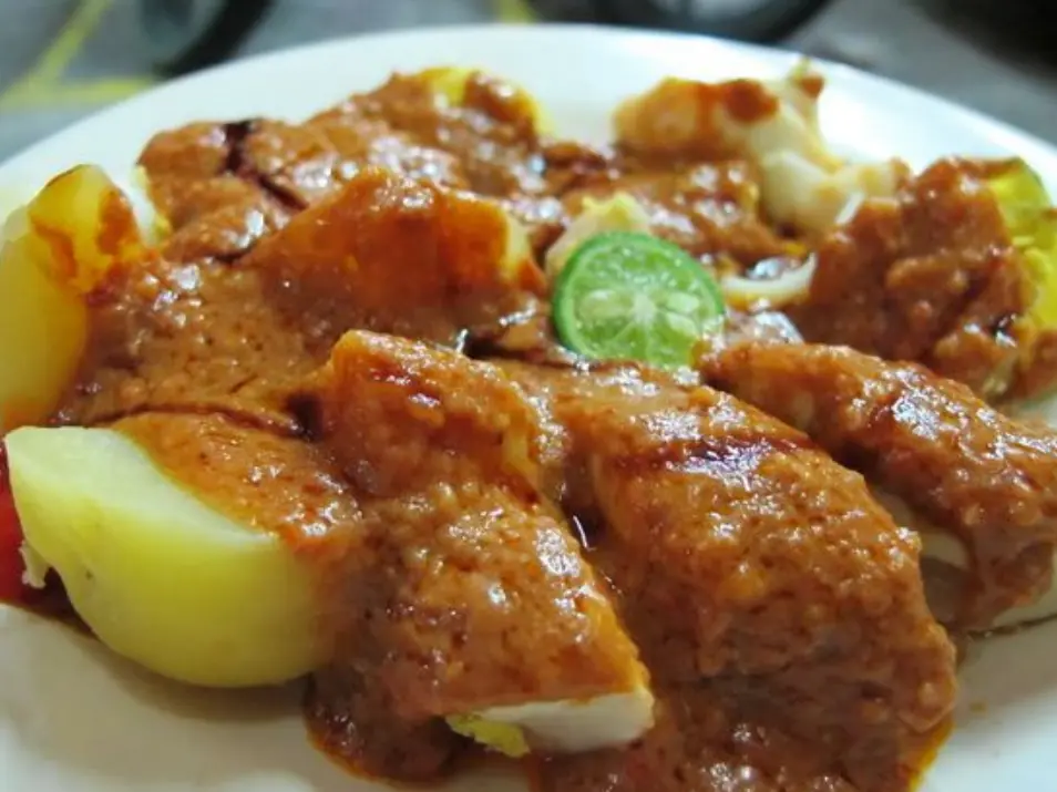 Rekomendasi 5 Siomay Enak di Bandung, Dijamin Bikin Ketagihan dengan Bumbu Kacangnya
