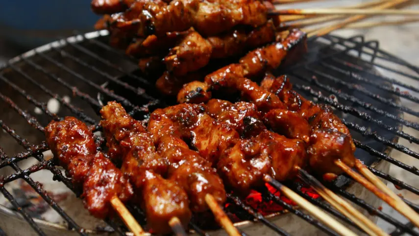 Mau Cari Sate Enak di Bandung? Cek 5 Spot Favorit yang Bikin Ketagihan